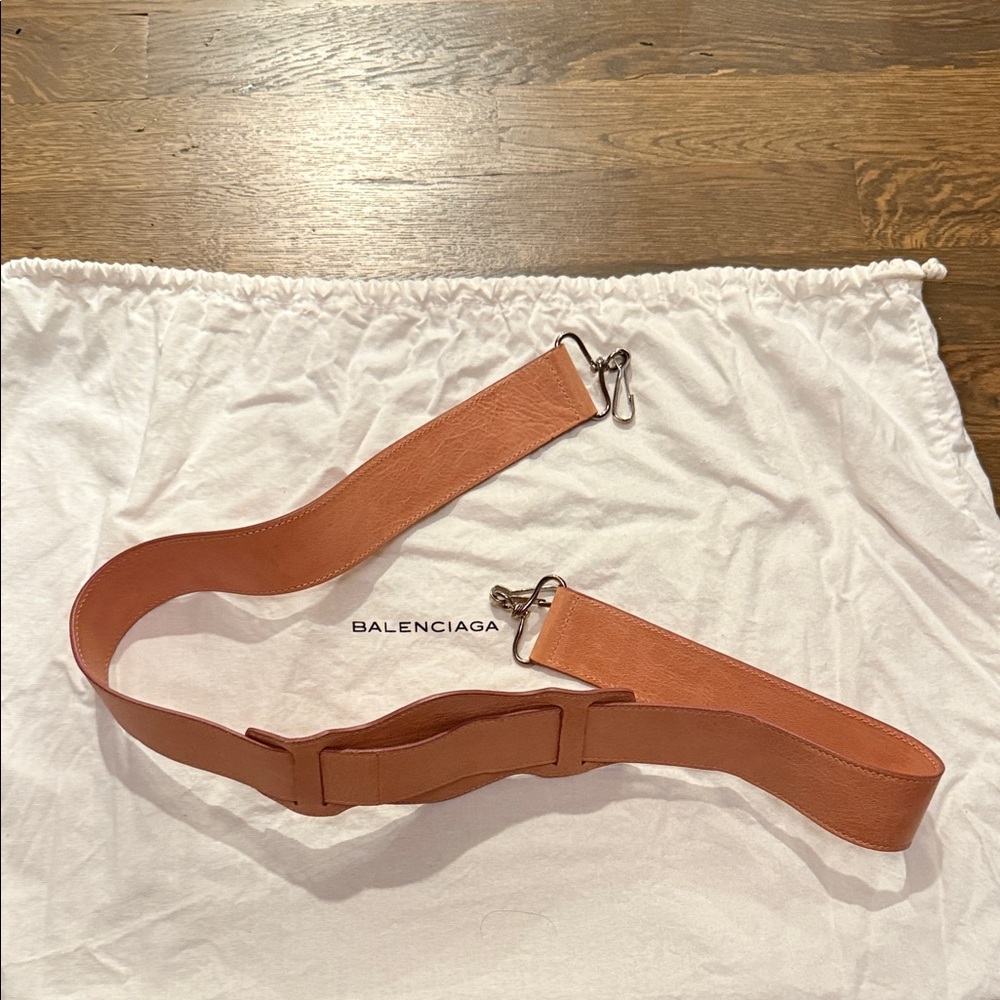 Balenciaga Peach Handbag with Silver Hardware - Picture 11 of 16